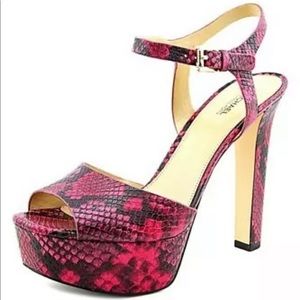 Michael Kors platform heels in like new condition